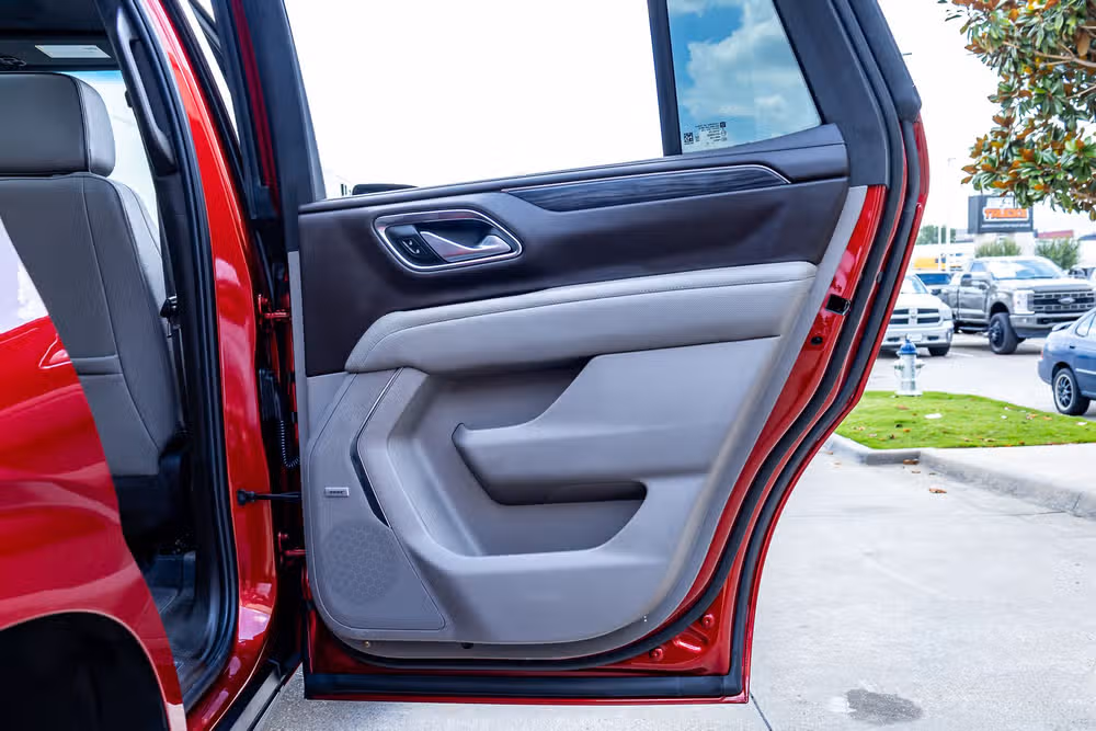 2022 GMC Yukon SLT Image 40