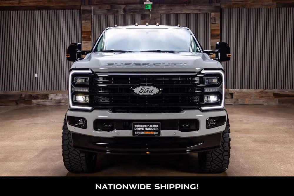 2026 Ford F-350 Super Duty Platinum Plus Crew Cab Image 4