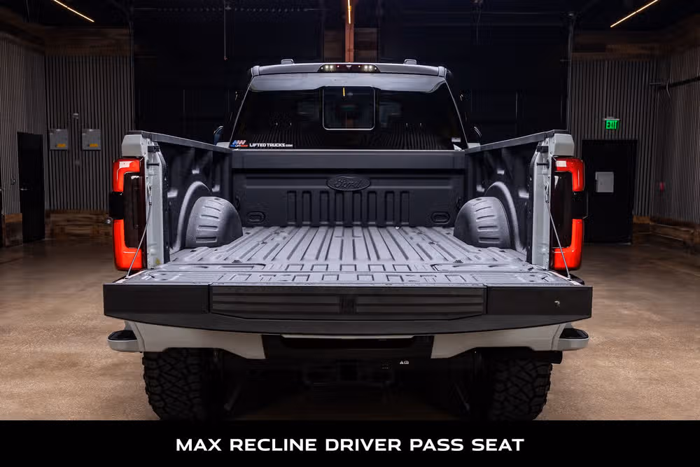 2026 Ford F-350 Super Duty Platinum Plus Crew Cab Image 9
