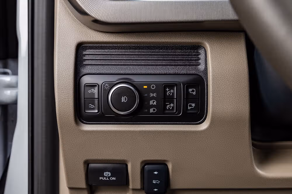 2026 Ford F-350 Super Duty Platinum Plus Crew Cab Image 23
