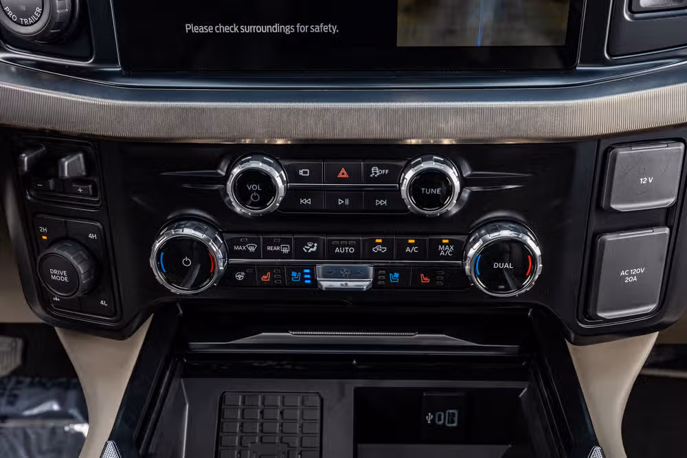 2026 Ford F-350 Super Duty Platinum Plus Crew Cab Image 28