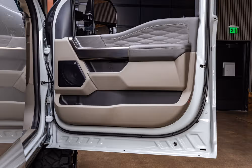 2026 Ford F-350 Super Duty Platinum Plus Crew Cab Image 38