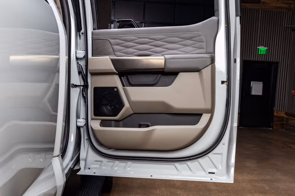 2026 Ford F-350 Super Duty Platinum Plus Crew Cab Image 40
