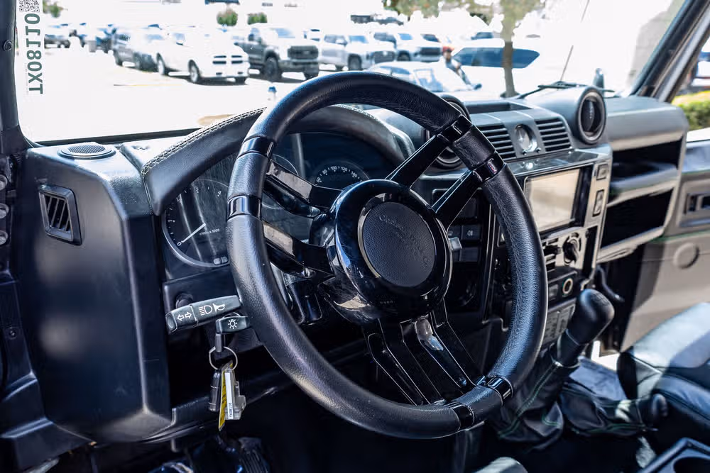 1998 Land Rover Defender Image 13