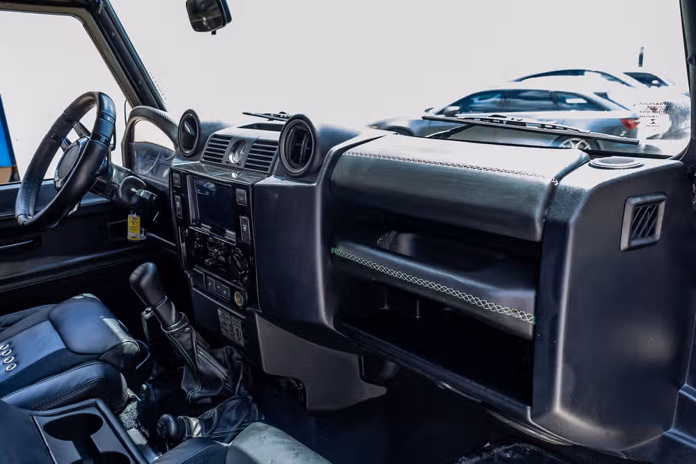 1998 Land Rover Defender Image 14