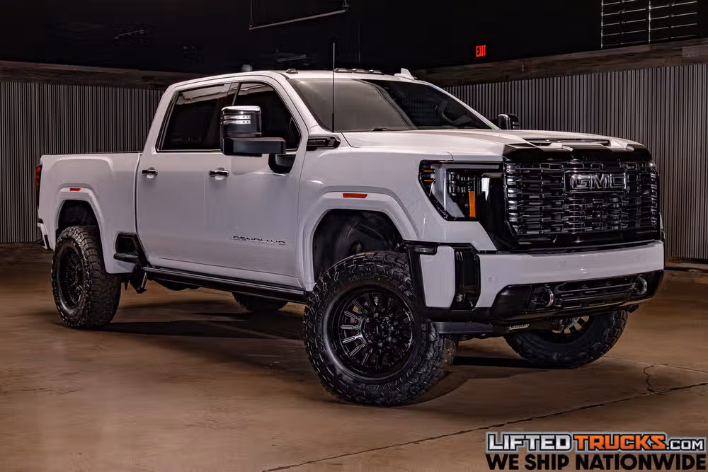2026 GMC Sierra 2500HD Denali Ultimate Crew Cab Image 1