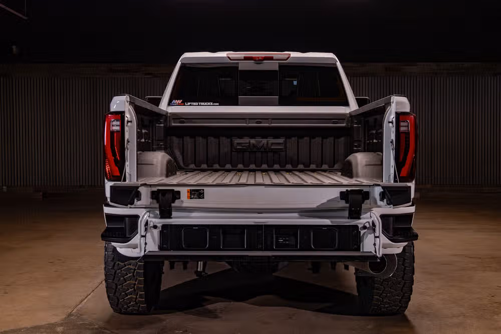 2026 GMC Sierra 2500HD Denali Ultimate Crew Cab Image 9