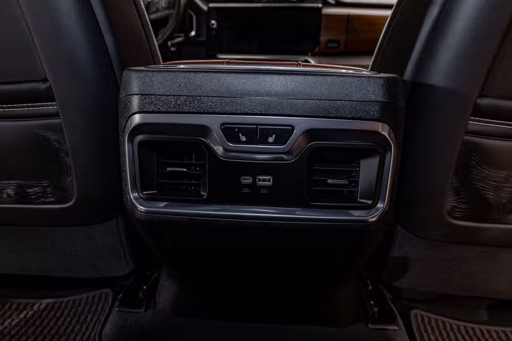 2026 GMC Sierra 2500HD Denali Ultimate Crew Cab Image 27