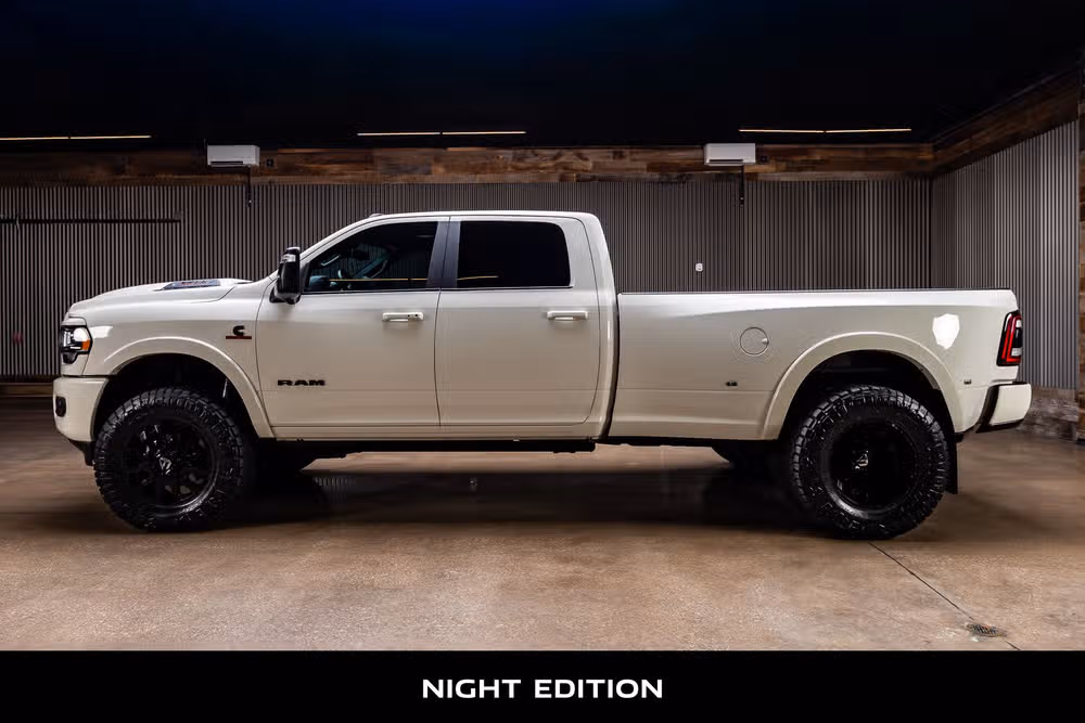2024 Ram 3500 Limited Crew Cab Image 6