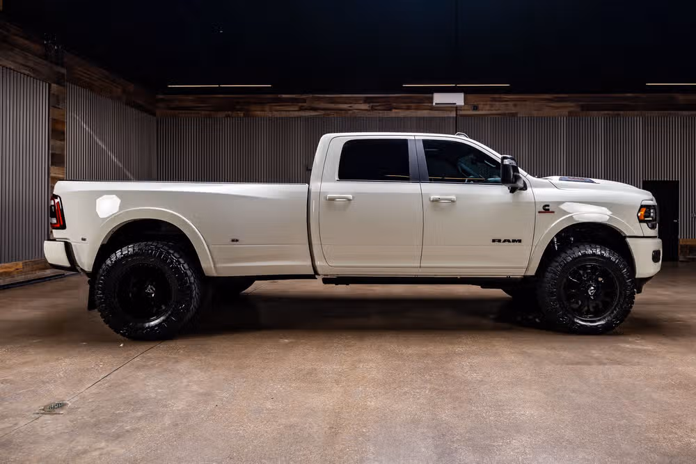 2024 Ram 3500 Limited Crew Cab Image 11