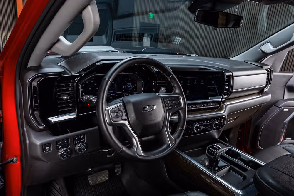 2024 Chevrolet Silverado 1500 LT Trail Boss Crew Cab Image 17