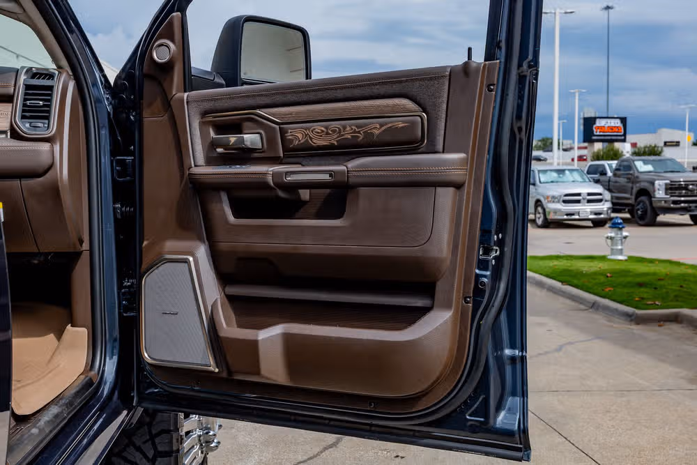 2025 Ram 3500 Limited Longhorn Crew Cab Image 39