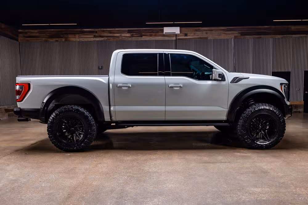 2023 Ford F-150 Raptor SuperCrew Image 11
