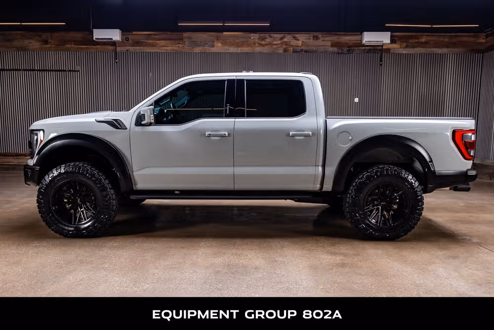 2023 Ford F-150 Raptor SuperCrew Image 6