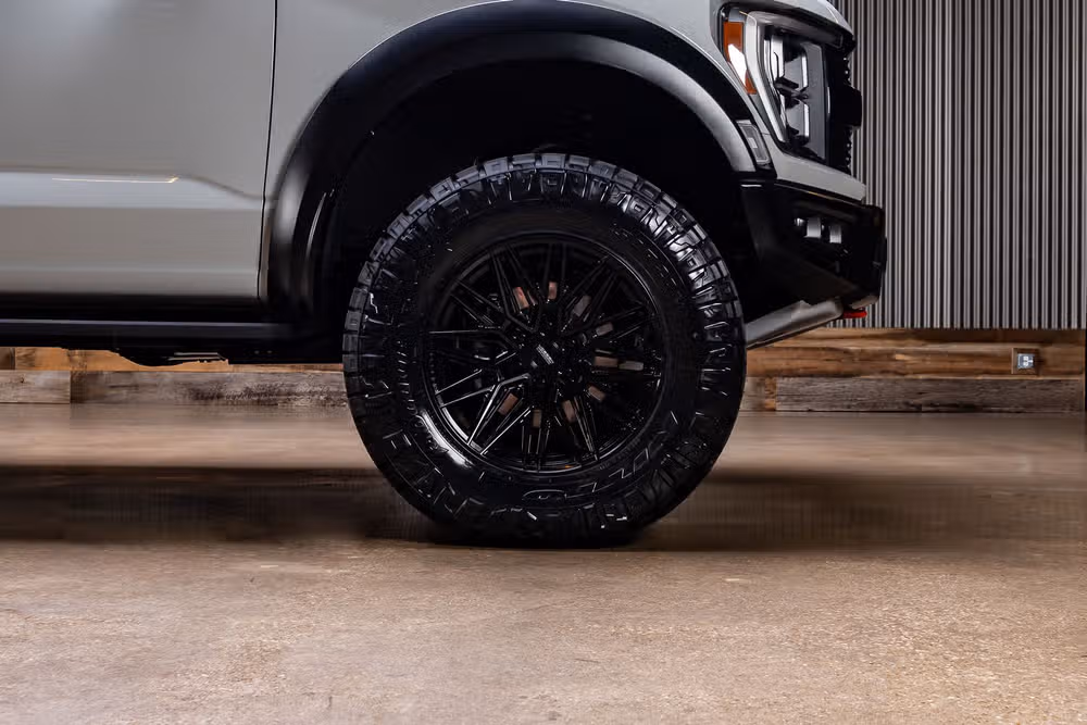 2023 Ford F-150 Raptor SuperCrew Image 12