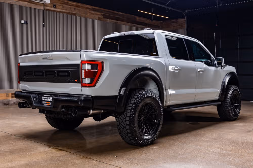 2023 Ford F-150 Raptor SuperCrew Image 10
