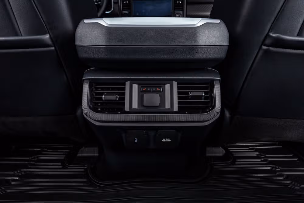 2023 Ford F-150 Raptor SuperCrew Image 34
