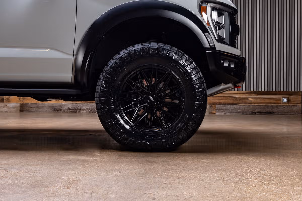 2023 Ford F-150 Raptor SuperCrew