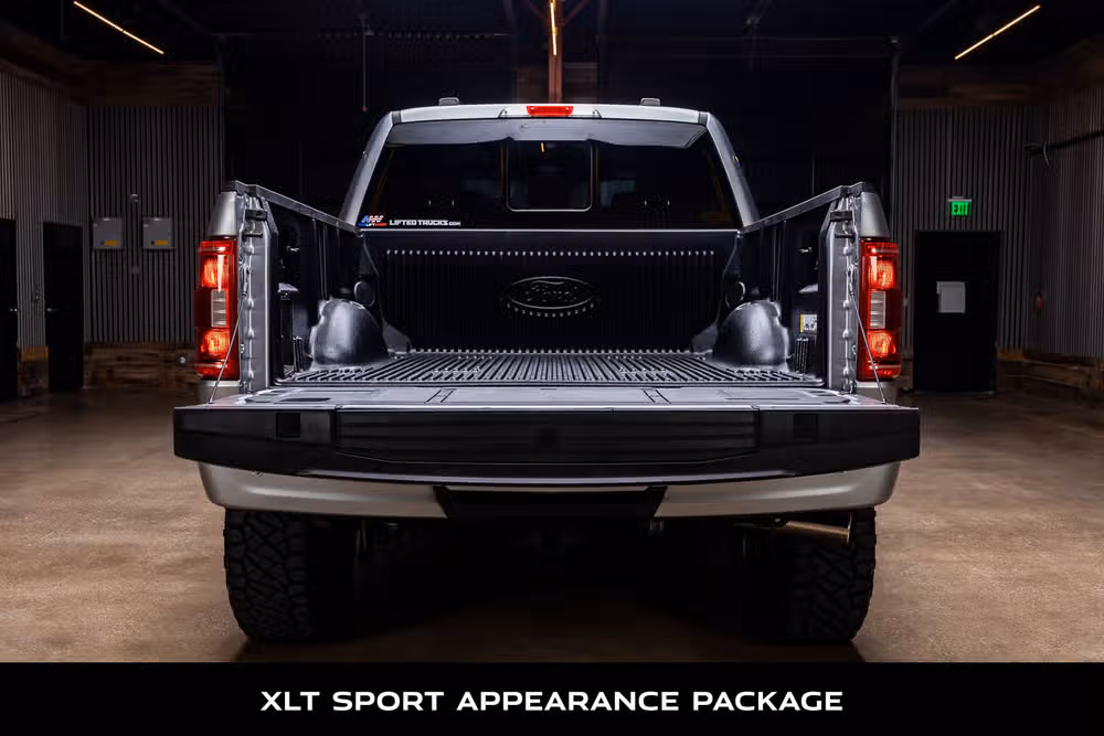 2023 Ford F-150 XLT SuperCrew Image 9