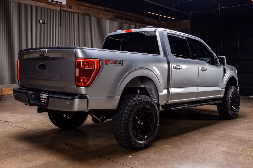 2023 Ford F-150 XLT SuperCrew Image 10