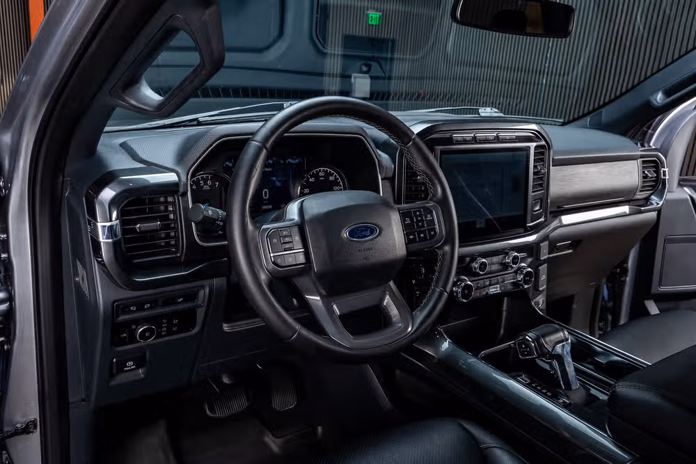 2023 Ford F-150 XLT SuperCrew Image 17