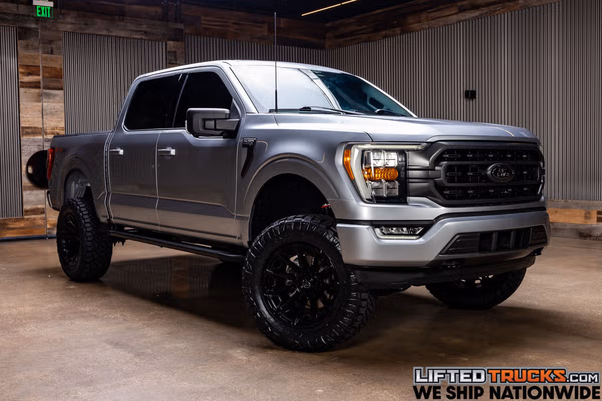 2023 Ford F-150 XLT SuperCrew
