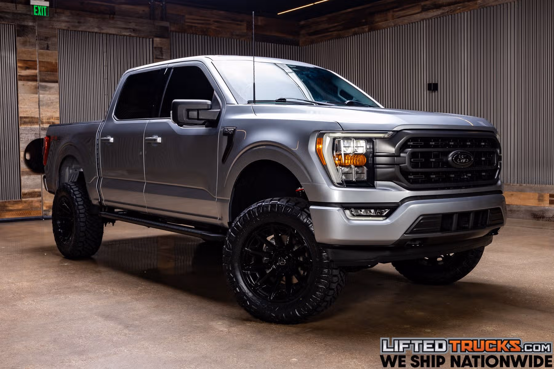 2023 Ford F-150 XLT SuperCrew Image 1