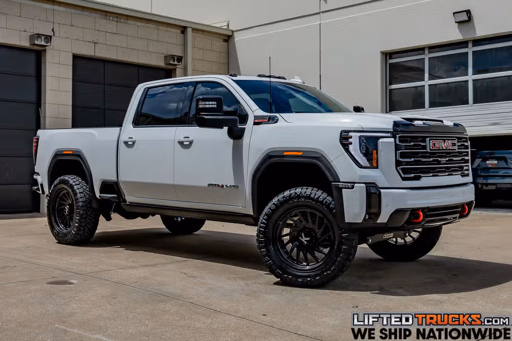 2025 GMC Sierra 2500HD AT4 Crew Cab Image 1