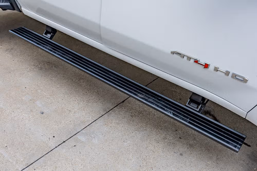 2025 GMC Sierra 2500HD AT4 Crew Cab Image 13