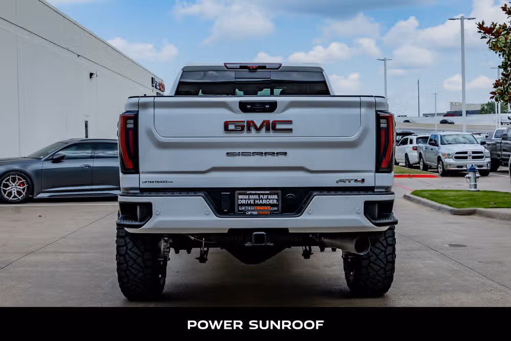 2025 GMC Sierra 2500HD AT4 Crew Cab Image 8