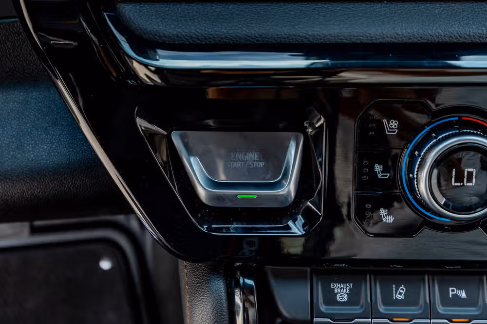 2025 GMC Sierra 2500HD AT4 Crew Cab Image 23