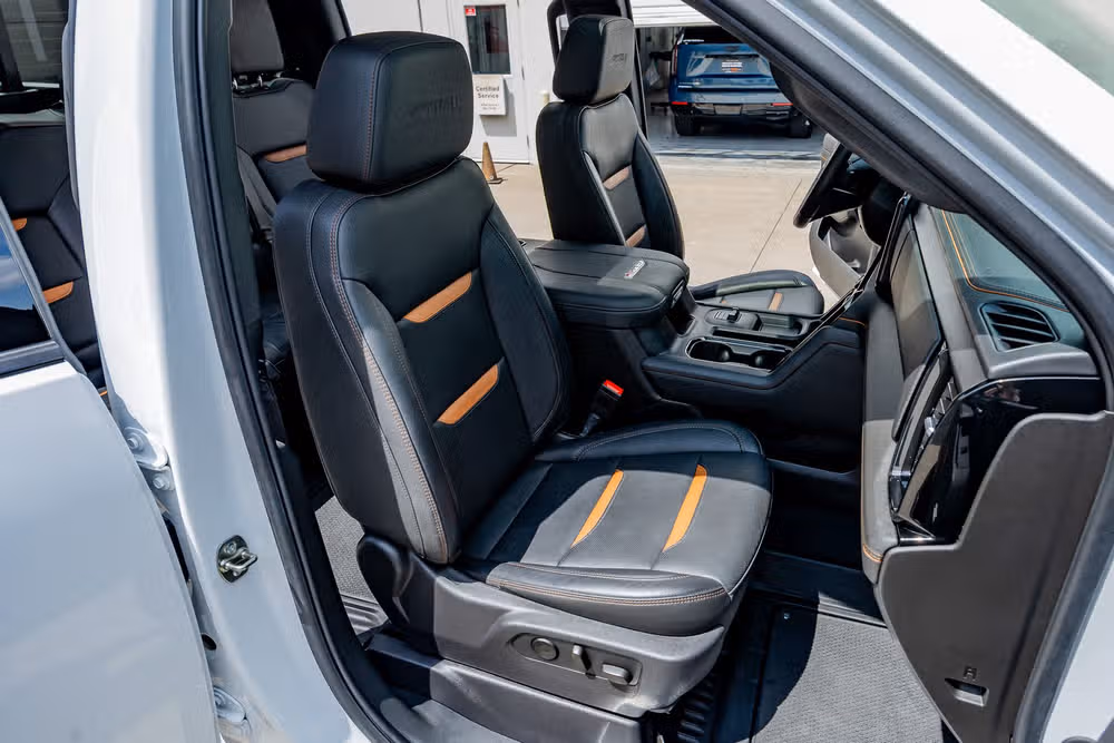 2025 GMC Sierra 2500HD AT4 Crew Cab Image 32
