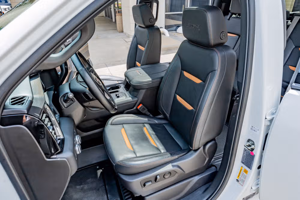 2025 GMC Sierra 2500HD AT4 Crew Cab Image 30