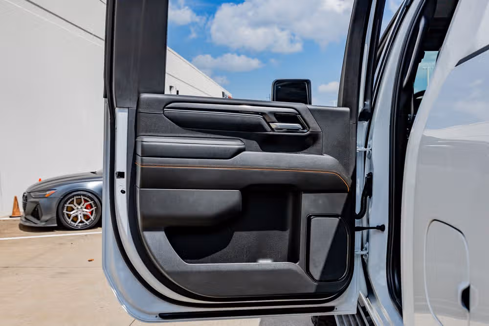 2025 GMC Sierra 2500HD AT4 Crew Cab Image 39