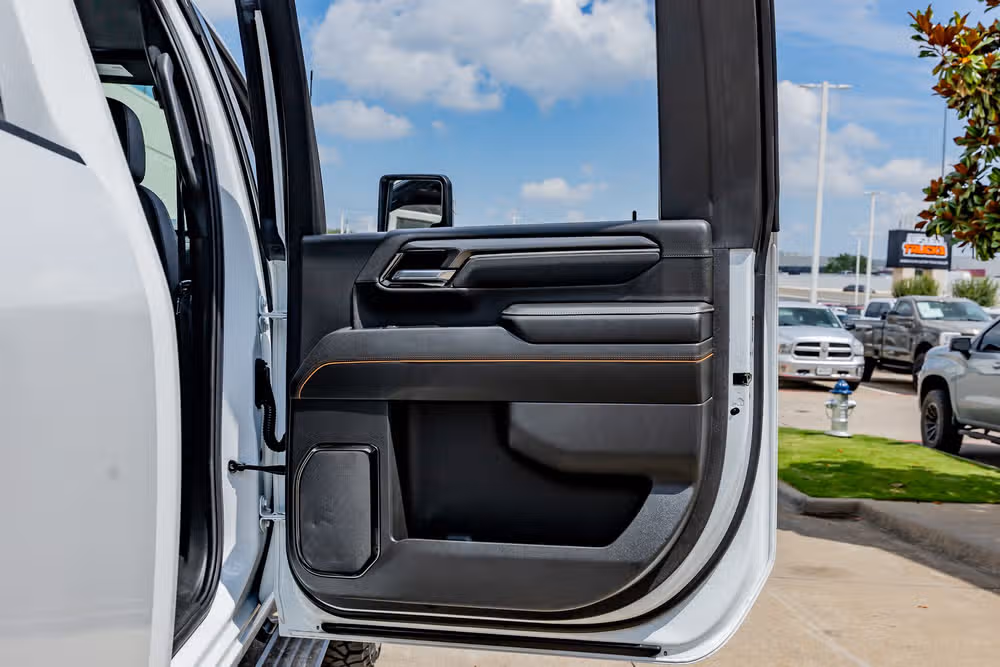 2025 GMC Sierra 2500HD AT4 Crew Cab Image 40