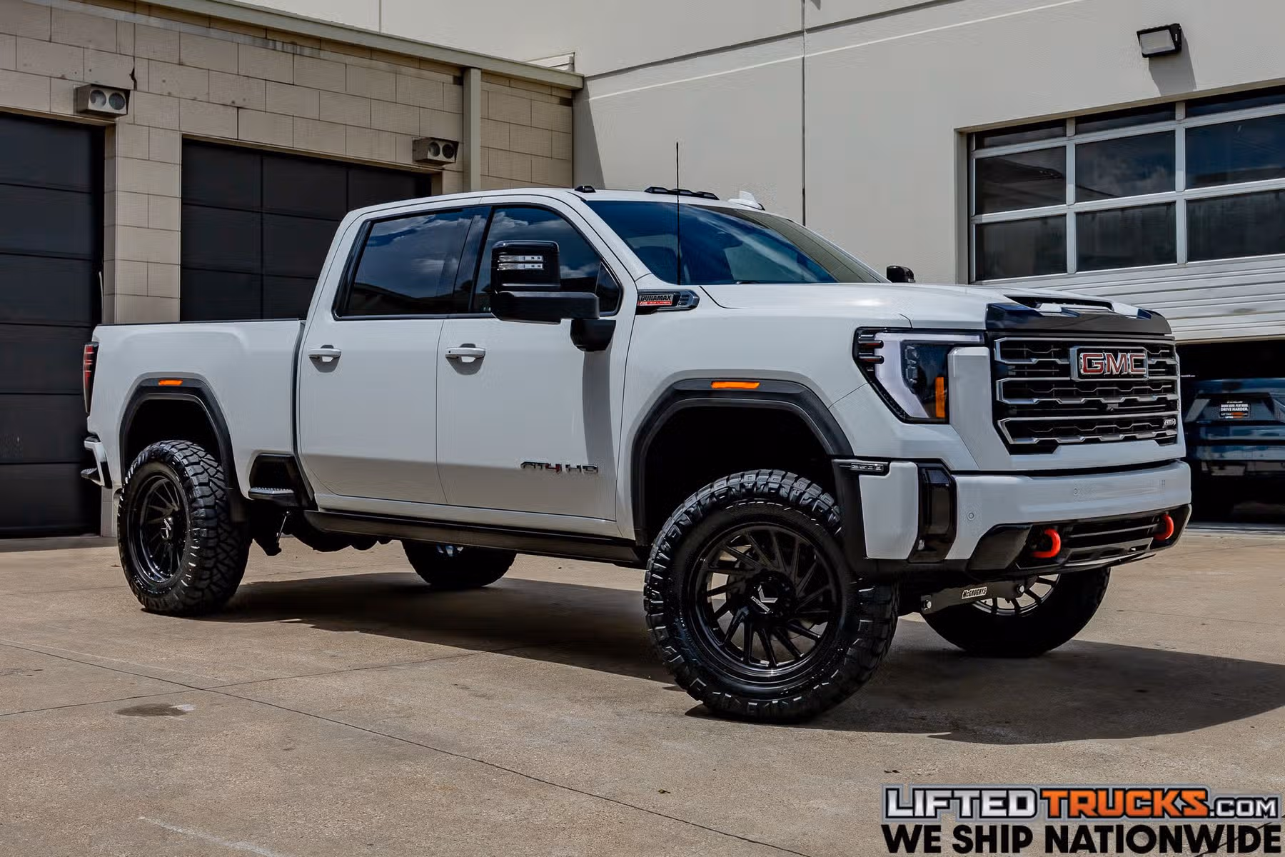 2025 GMC Sierra 2500HD AT4 Crew Cab Image 1
