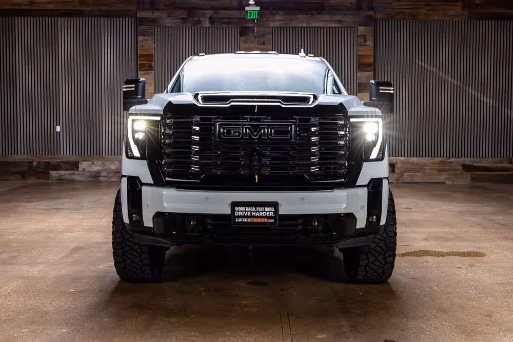 2026 GMC Sierra 2500HD Denali Ultimate Crew Cab Image 2