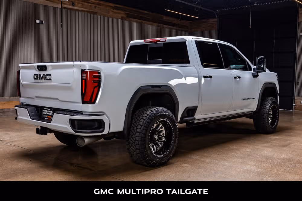 2026 GMC Sierra 2500HD Denali Ultimate Crew Cab Image 9