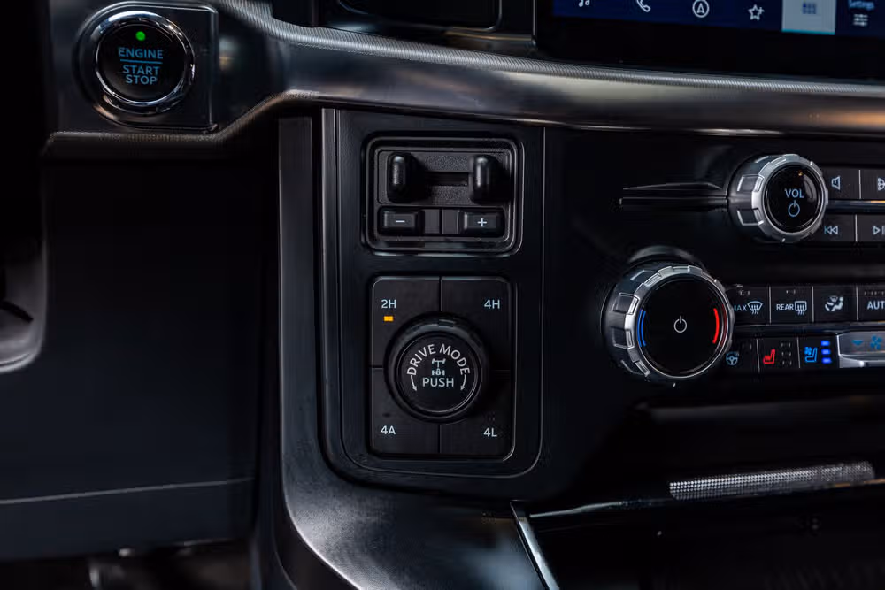 2022 Ford F-150 Raptor SuperCrew Image 24