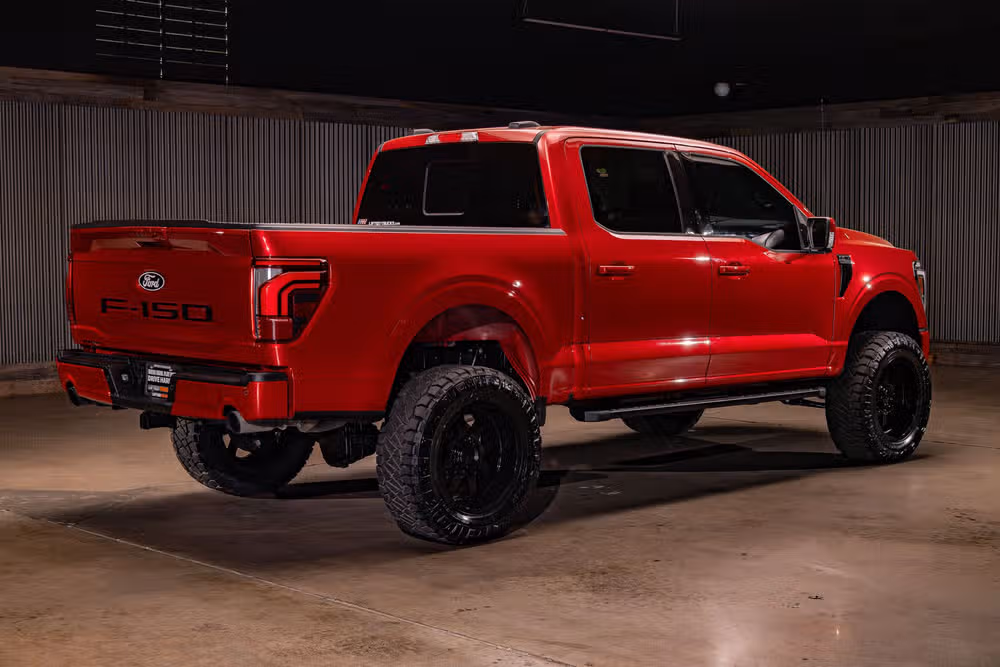 2025 Ford F-150 Lariat SuperCrew Image 10