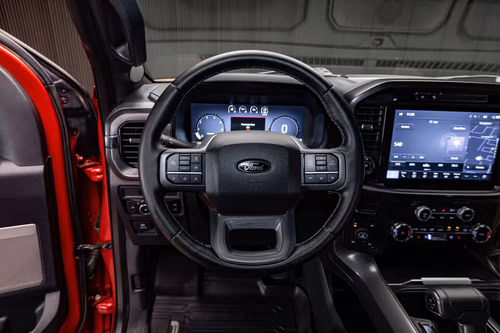 2025 Ford F-150 Lariat SuperCrew Image 18
