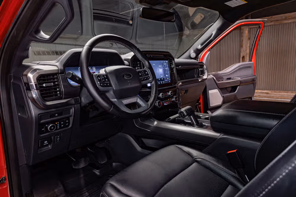 2025 Ford F-150 Lariat SuperCrew Image 17