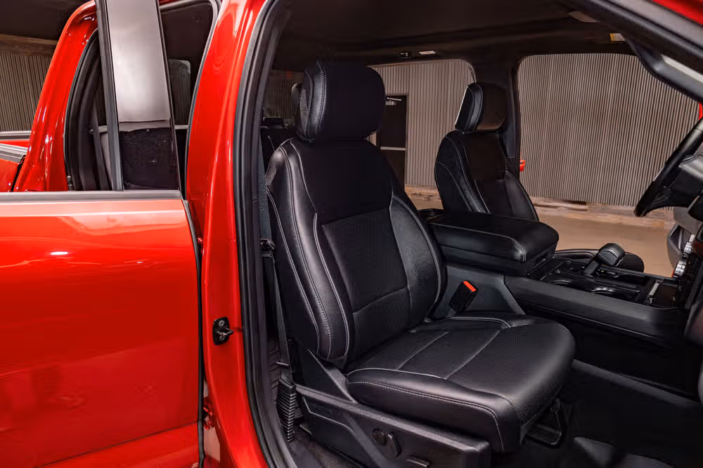 2025 Ford F-150 Lariat SuperCrew Image 32