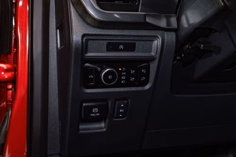 2025 Ford F-150 Lariat SuperCrew Image 21