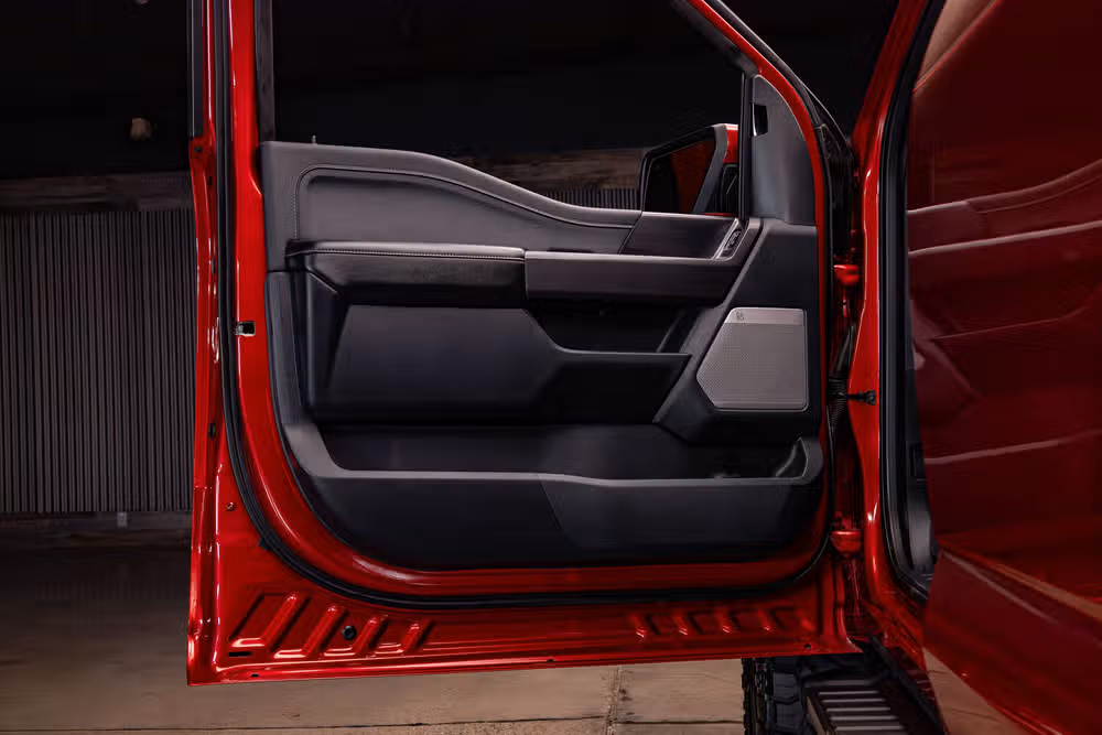 2025 Ford F-150 Lariat SuperCrew Image 34