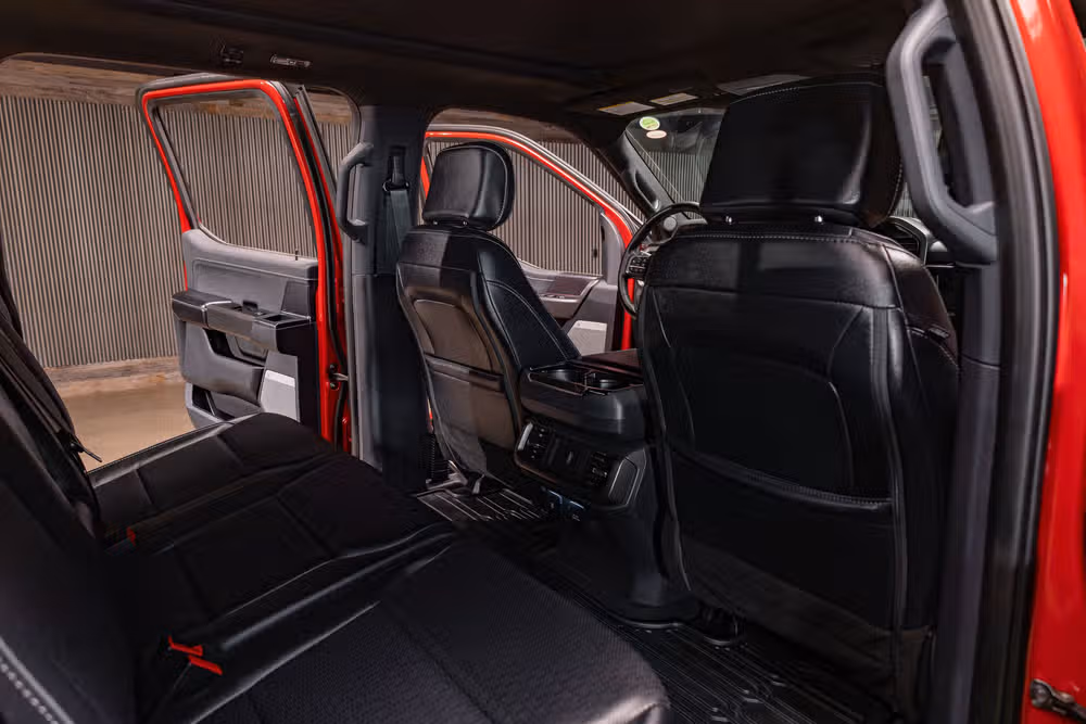 2025 Ford F-150 Lariat SuperCrew Image 30