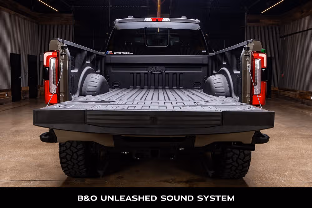 2026 Ford F-250 Super Duty Platinum Plus Crew Cab Image 9
