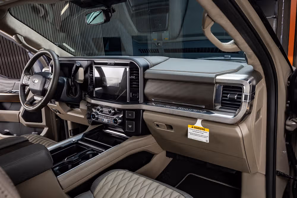 2026 Ford F-250 Super Duty Platinum Plus Crew Cab Image 18