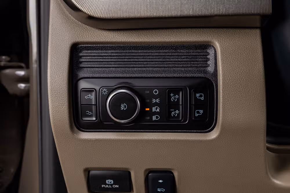 2026 Ford F-250 Super Duty Platinum Plus Crew Cab Image 22