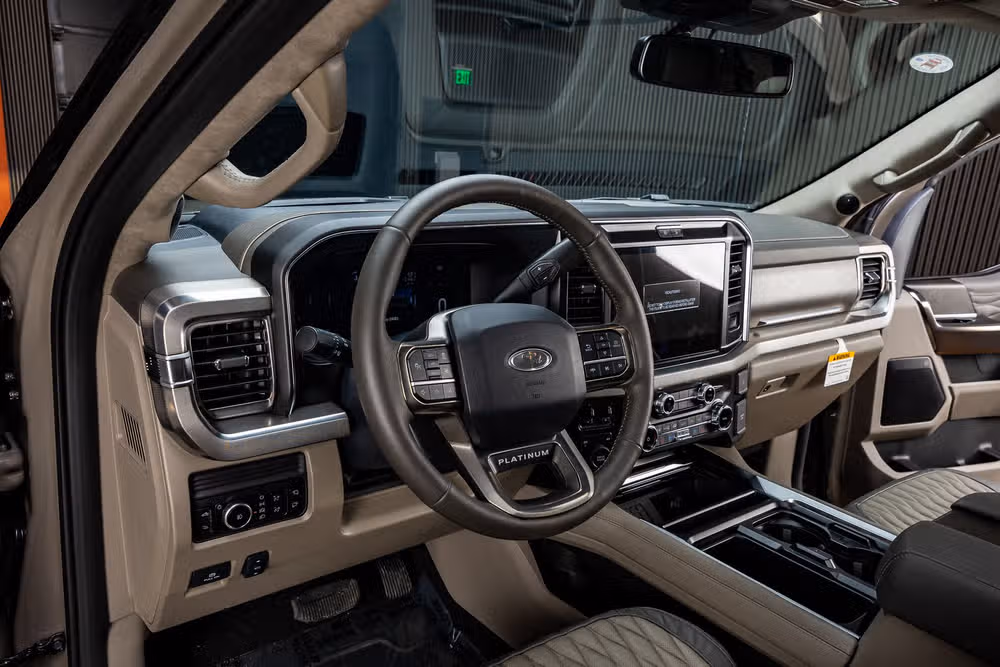 2026 Ford F-250 Super Duty Platinum Plus Crew Cab Image 17